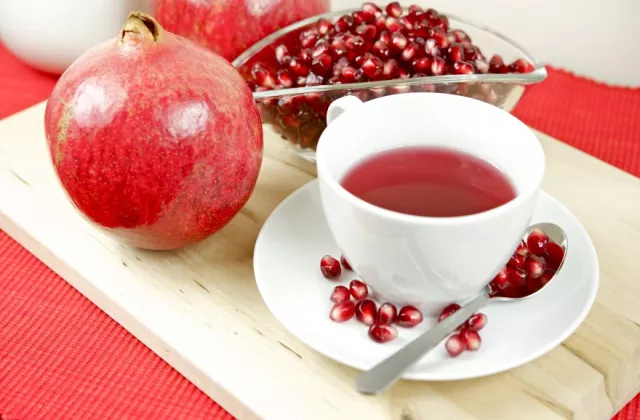 Chá de romã: 3 razões para beber uma infusão de cascas de romã | Wiki da Saúde
