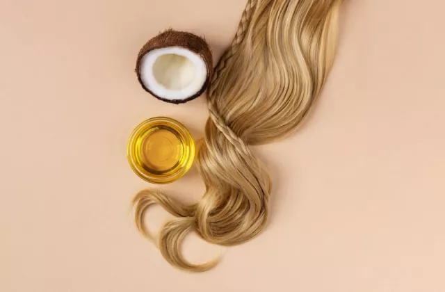 Óleo de coco: o segredo para cabelos mais saudáveis e brilhantes | Wiki da Saúde