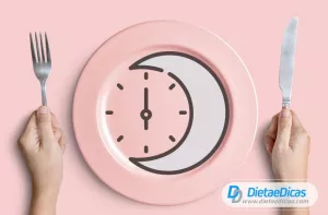 O que comer a noite na dieta Ilustração de O que comer a noite na dieta