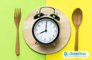Que horas comer para não ganhar peso Ilustração de Que horas comer para não ganhar peso